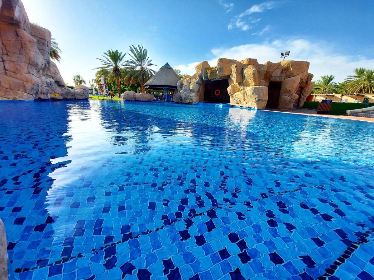 Danat Al Ain Resort Exteriér fotografie The swimming pool at the Atlantis Waterpark