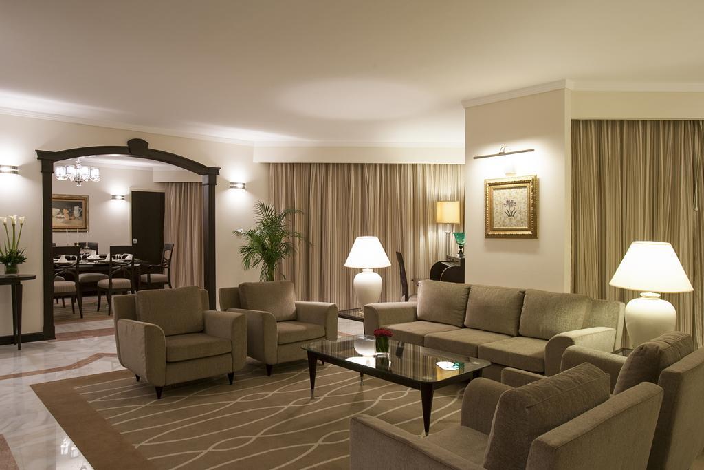 Danat Al Ain Resort Exteriér fotografie A living room