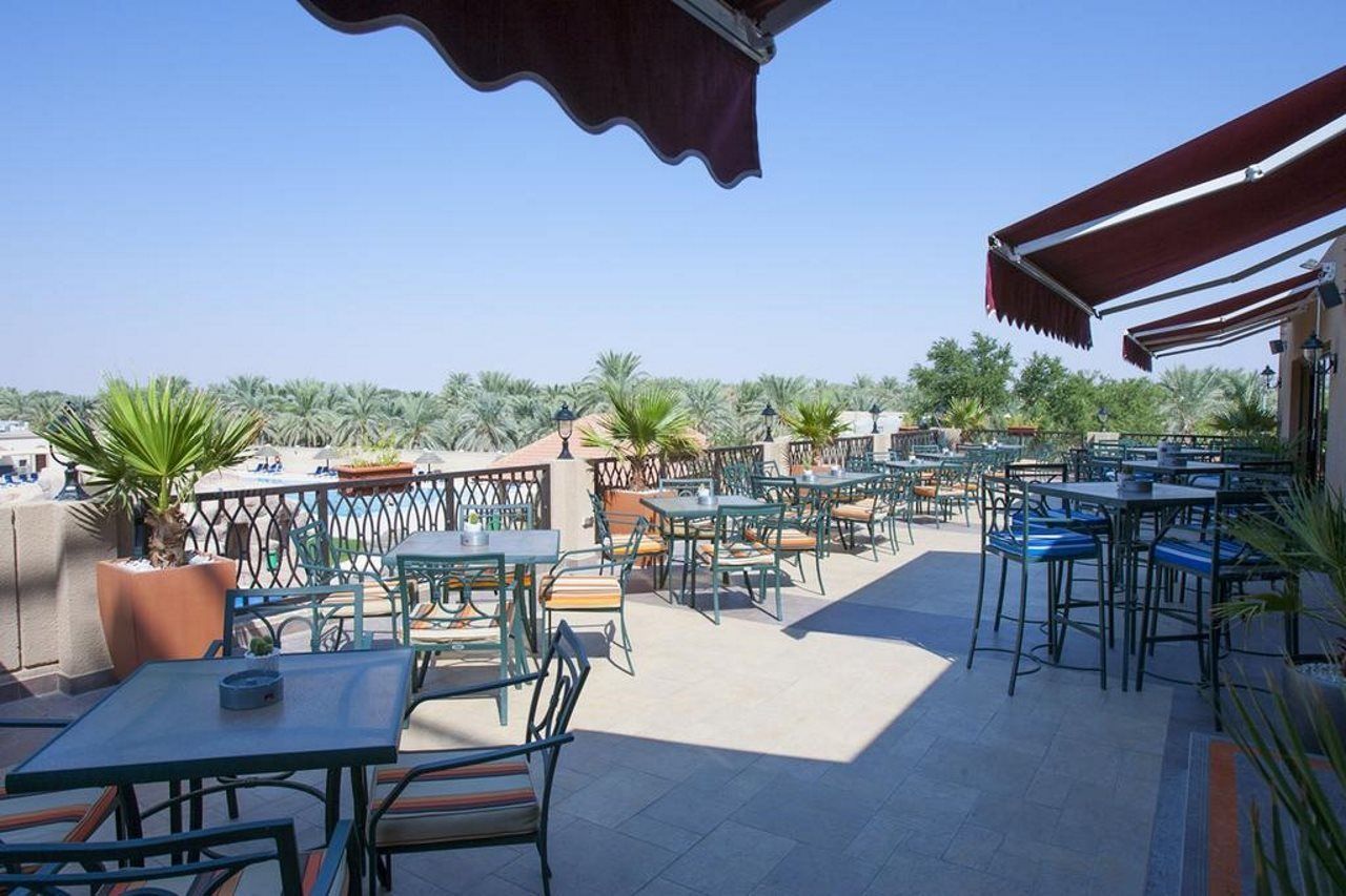 Danat Al Ain Resort Exteriér fotografie Rooftop bar in Cairo